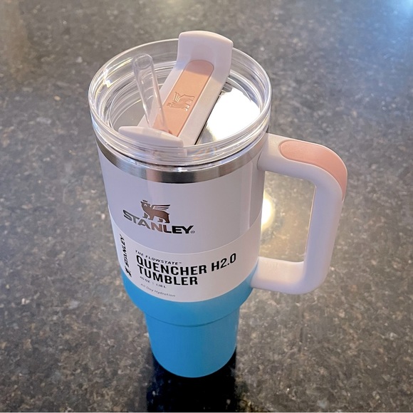Stanley Quencher H2.O 40oz Tumbler - Picture 3 of 8